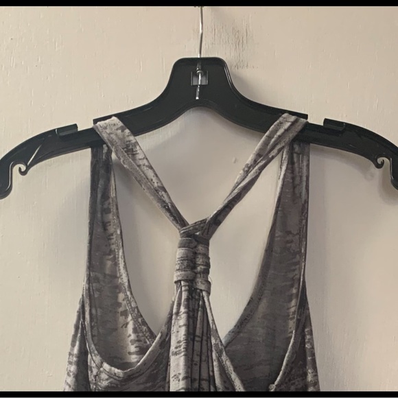 🌟 Pretty Young Thing Burnout Knotted Racerback Tank - Picture 4 of 5